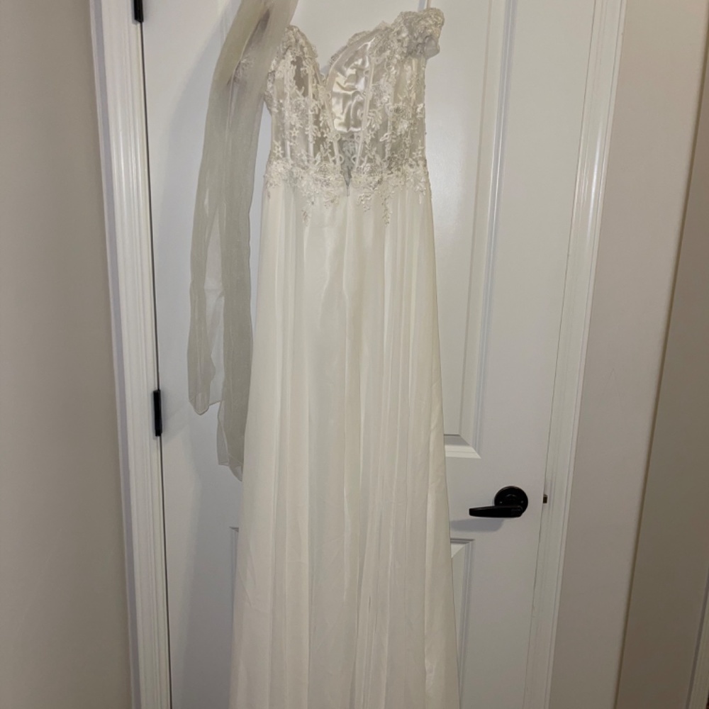 Dress - Picture 5 of 12